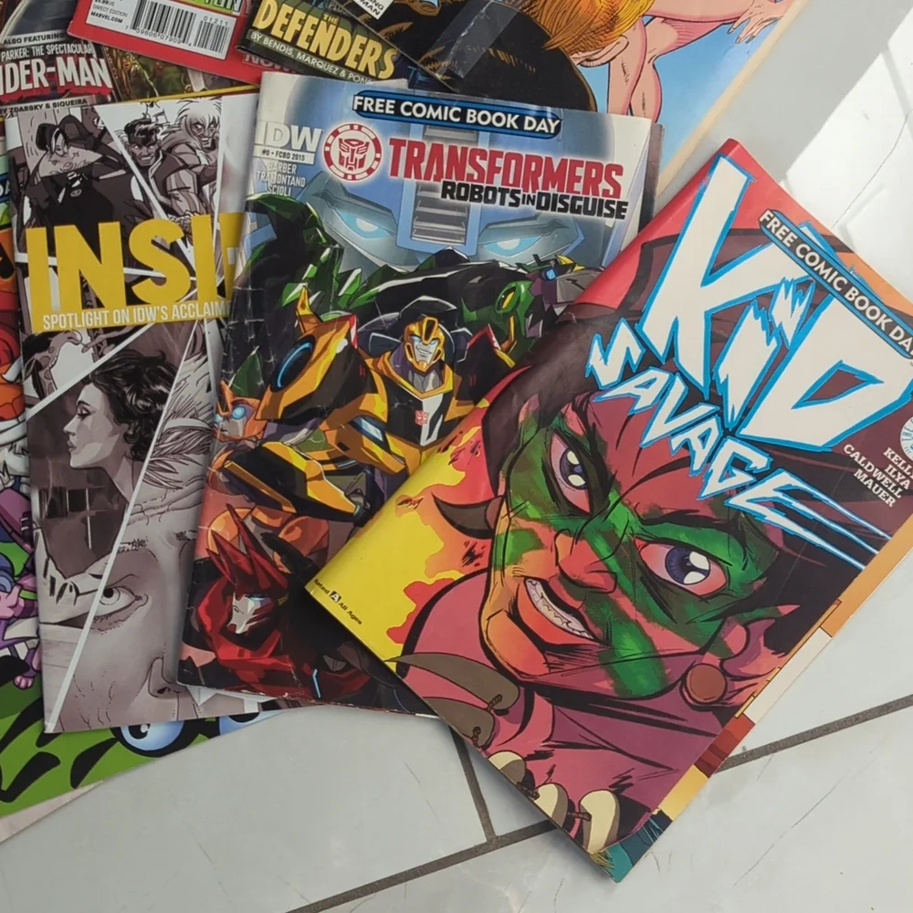 Collector's DC Comic bundle - Picture 8 of 9